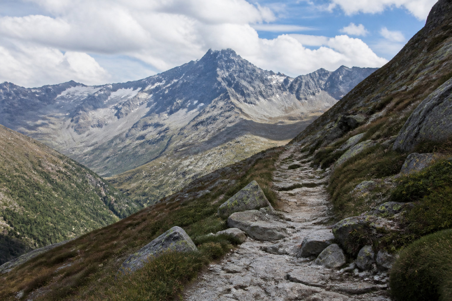 Faut-il acheter la Merrell Moab 3 ou la Salomon X Ultra 5 ?